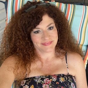 Meet your Posher, Paula